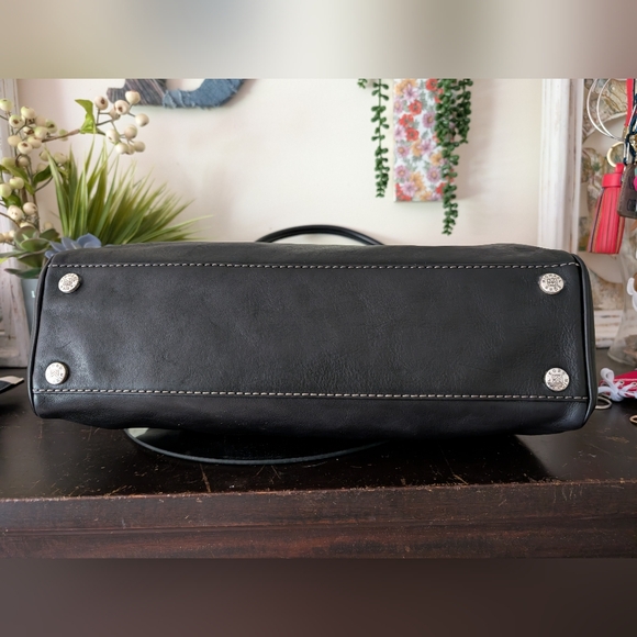 Michael Kors Black Leather Vintage Shoulder Bag - Picture 6 of 16